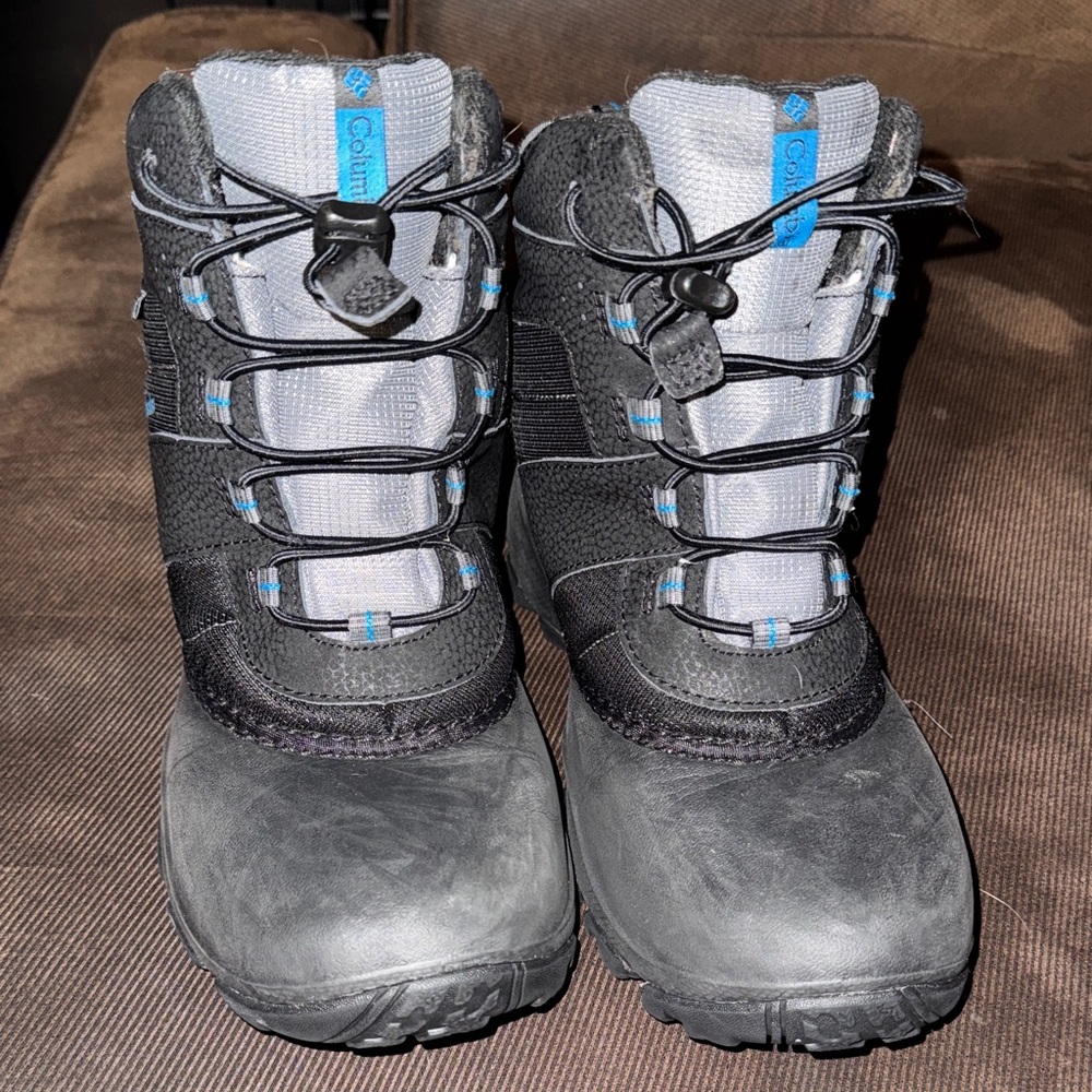 Columbia Black Gray Boots with Blue Accents